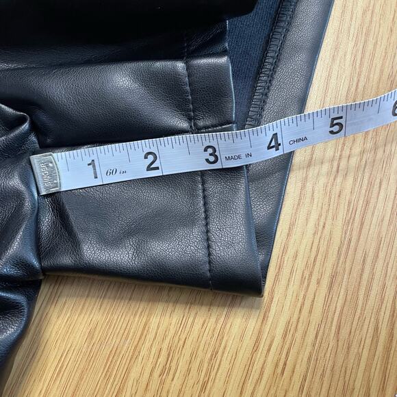 Black Leather Women Shorts - Picture 7 of 9